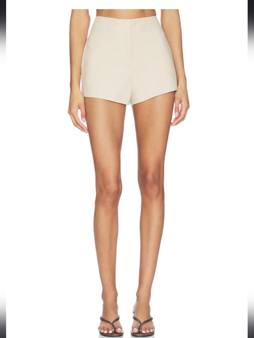 Andreia Short in Beige